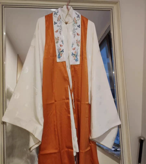 兰若庭长比甲,小橘很轻m码,图片取自买家秀...