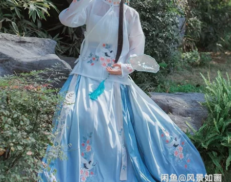 收汉字晟道家的惊鸿全套，尺码S，M或者L码...