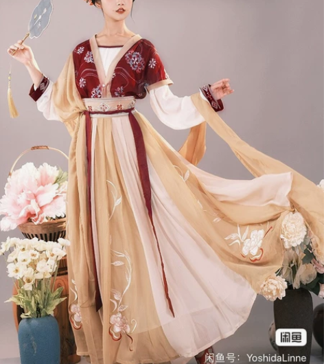 汉服闲置转卖 单位活动买的，只穿了一会 耀...