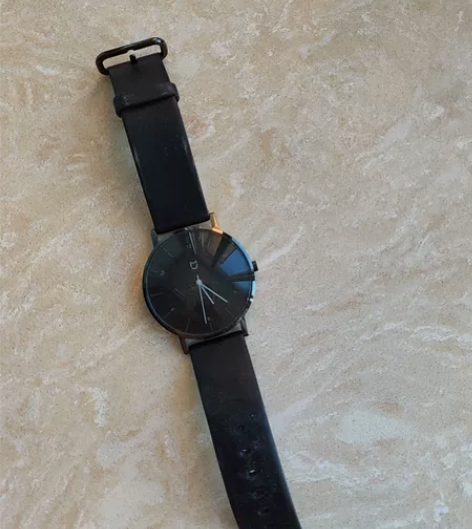 米家石英表经典版，买回来没有换过电池，正常...