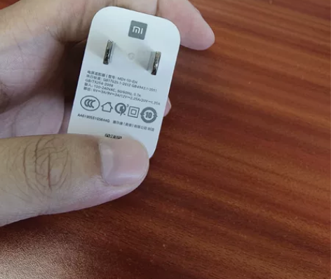 小米27w原装充电头  只有头  邮费自理...