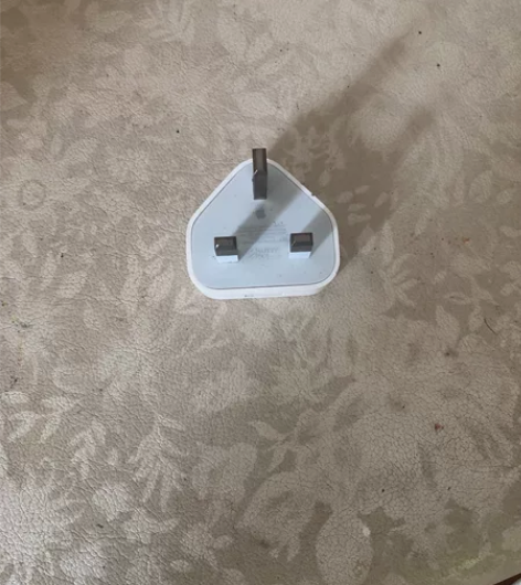 全新 正品苹果充电头 感兴趣的话点“我想要...