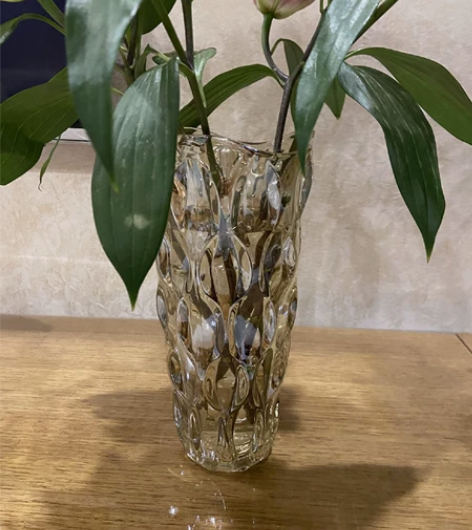 很厚重的一款高颜值琉光水晶玻璃插花水养花瓶...