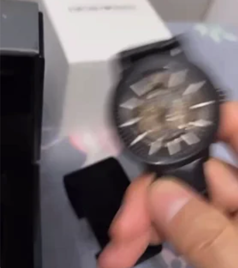 阿玛尼机械手表 男女同款 背透纯机械 手臂...