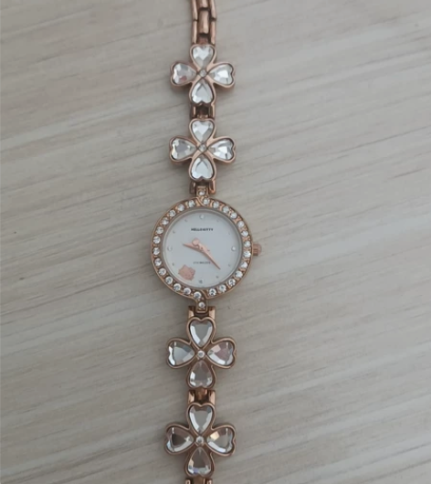 正港三丽鸥联名款手表,太大了一直没戴 感兴...