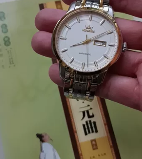 全新8200机芯手表，日本原装机芯，大日历...