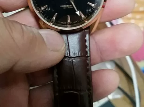 全自动机械表走时正常，看好在拍，玫瑰金颜色 感兴趣的话点“我...