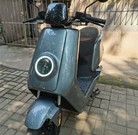 小牛电动n1s都市版本灰色一九款。成色极品...