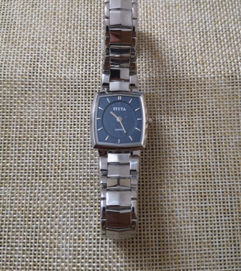 飞亚达手表，石英表女表，方形蓝色表盘。表头...