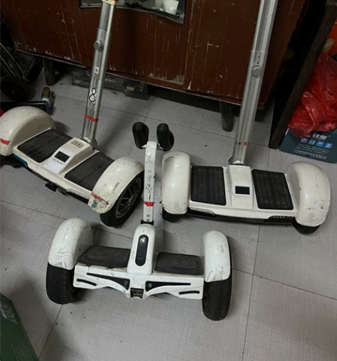 平衡车。自己做的电动摩托车。便宜卖了。有喜...