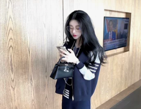 JoyingFeng【诺福克】撞色羊绒短款...