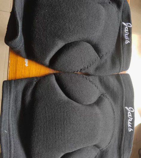 九月初刚入手的一对护膝，只是刚买来试了一下...