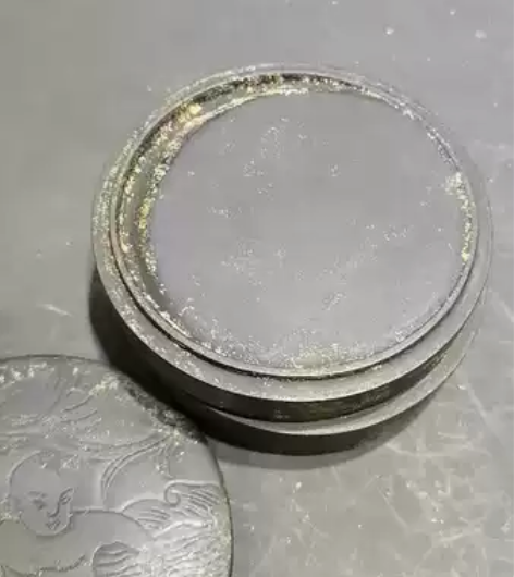 清代老端石雕人物三层砚台，包浆自然老道厚重...