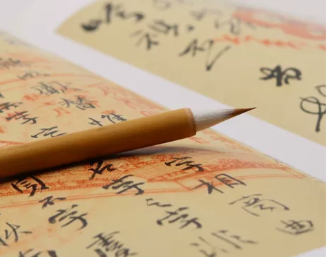 非遗传承人亲制纯鸡狼毫小楷笔。 材料：雄鸡...