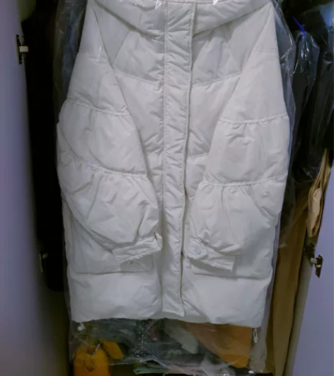 Zll白色羽绒服,商场专柜正品,折后900...