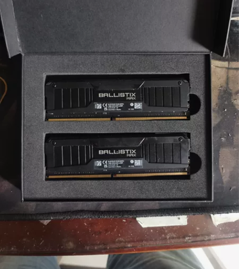 英睿达铂胜MAX无灯版本，亚MX，特挑C9...