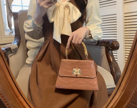 法式高级感连衣裙蝴蝶结优雅显瘦气质别致裙子