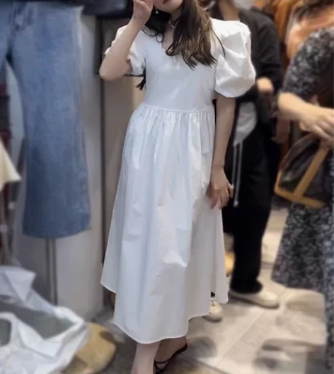 法式甜美方领露背宽松显瘦公主泡泡袖中长款连...