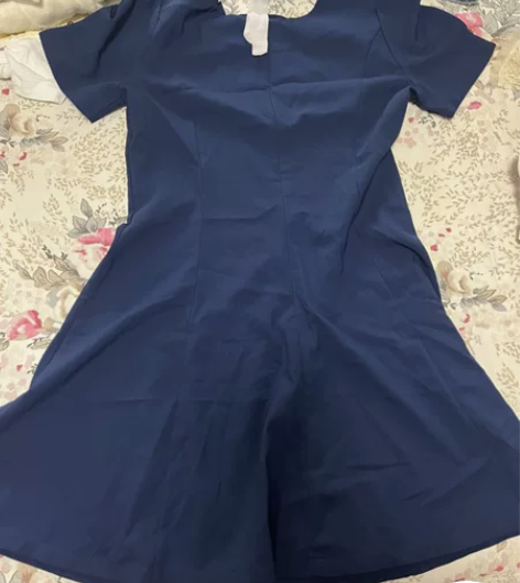 修身 连衣裙 脖后系白丝带的 学生气 有穿...