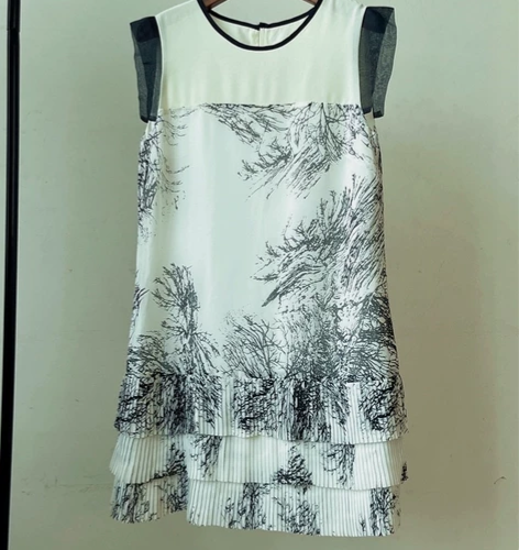 全新真丝拼接连衣裙 适合小个子，素雅清新，...