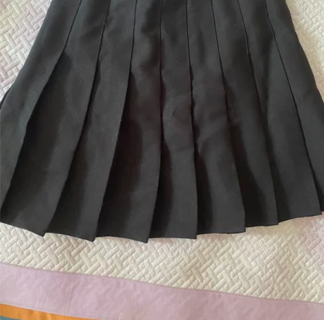 学院风百褶裙s码买来没穿过，太小了适合90...