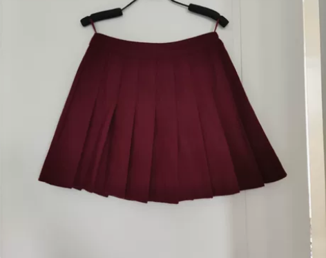 半身裙，百褶裙，毛呢裙，有厚度，全新的，腰...