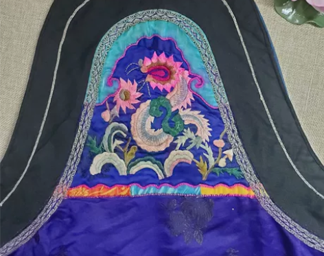 松桃老绣肚兜 围裙 可搭衣服 纯手工刺绣 ...