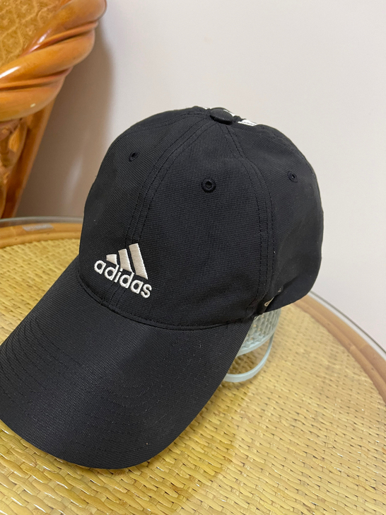 阿迪达斯专柜正品帽子，帽围58cm，帽子太...