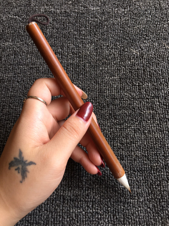 老媒竹毛笔，口径0.9厘米，出峰2.5厘米...