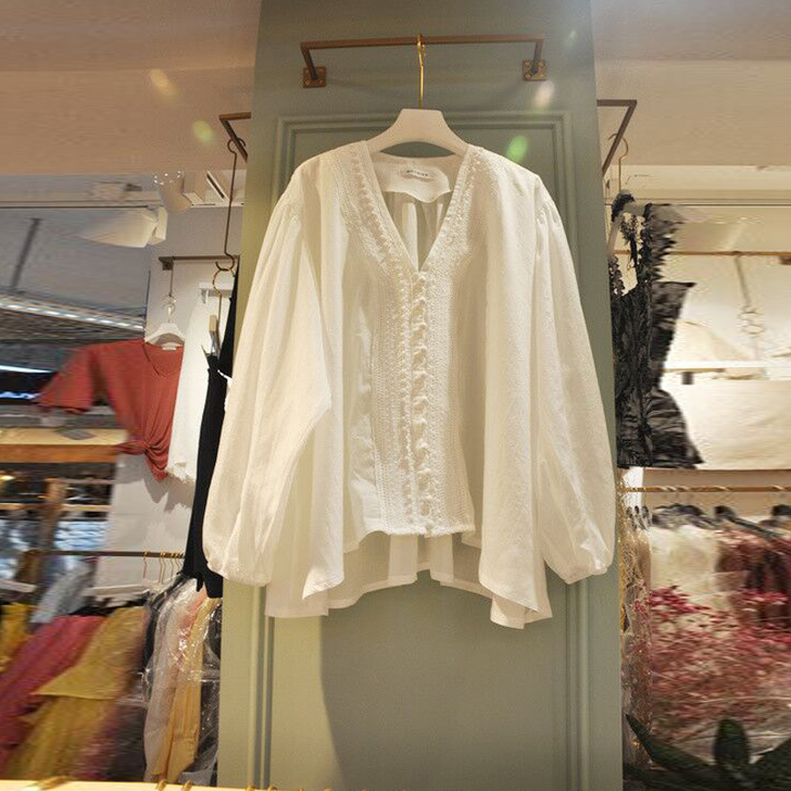 2020夏新款V领灯笼袖蕾丝衫女韩范宽松休...