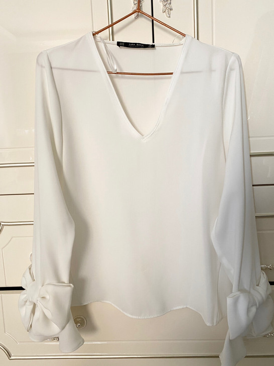 zara 专柜购入 雪纺衫 挺适合白领上班...