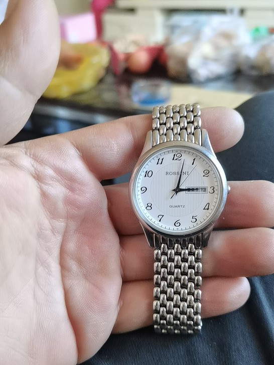 罗西尼手表，品相如图，电池没电了，功能一切...