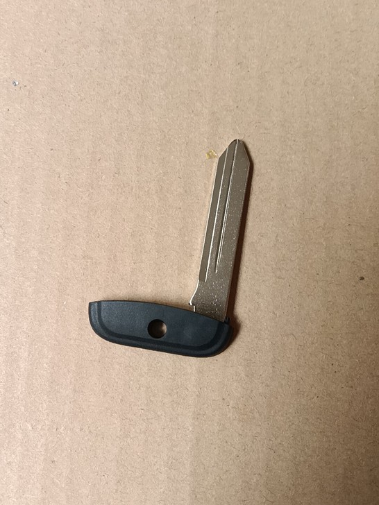 菲亚特机械钥匙菲亚特智能卡小钥匙感兴趣的话...