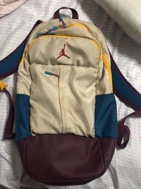 aj书包 保真可小刀
