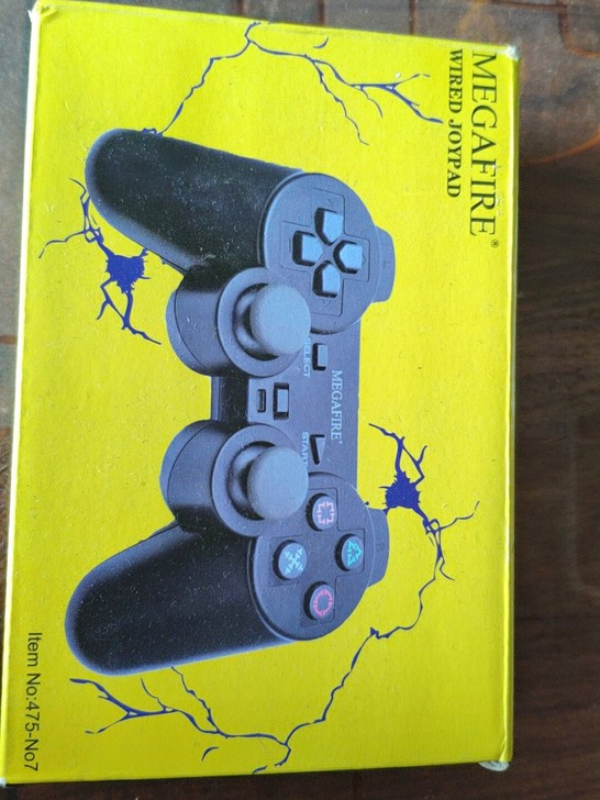 无线游戏手柄，拆封了但未使用过，售出不退