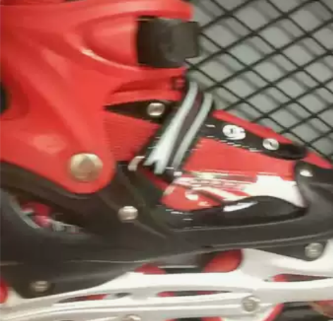 转行亏本清仓处理，品牌轮滑，大开囗设计，透...