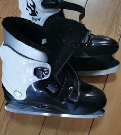 冰刀41号和43号各一双，不包邮 感兴趣的...