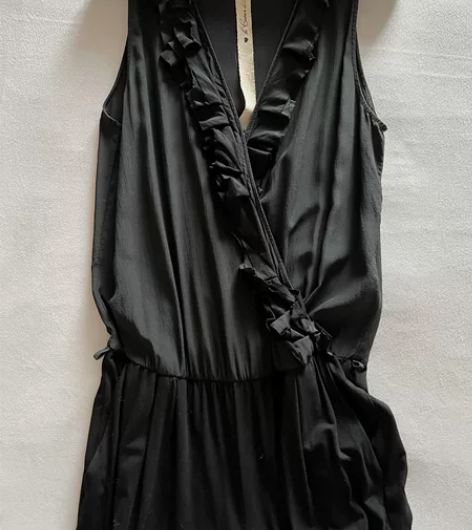 连体裤 购于HK原价2300 冼过一次15...