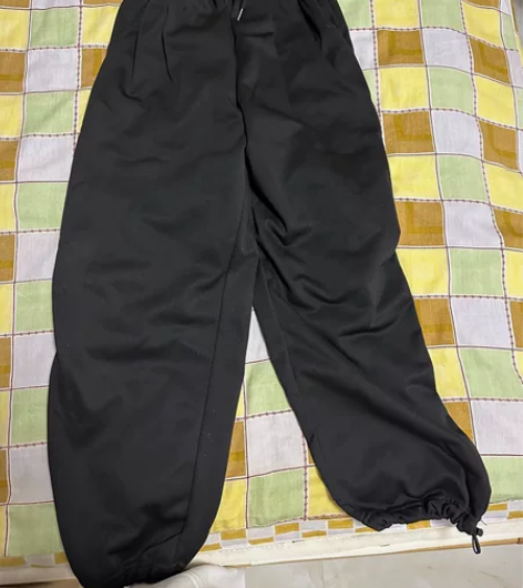 男生休闲裤，年初购入。便宜转售出不退换。适...