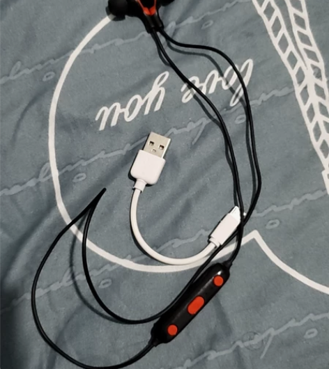 纽曼蓝牙耳机，型号HG1911。功能正常使...