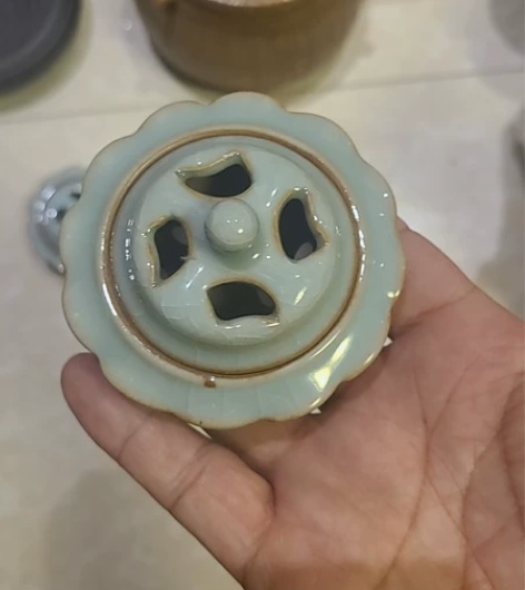 小熏香炉，开片，一对出，没款 感兴趣的话点...