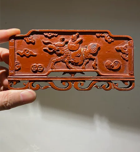 特价，清代精工麒麟送子书卷木雕一片 改件，...