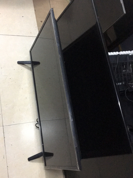 出10几台电视机 各种大小品牌都有 本地自...