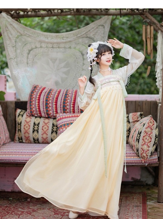 佛系出汉尚华莲月季芽芽汉服女装齐胸襦裙三件套