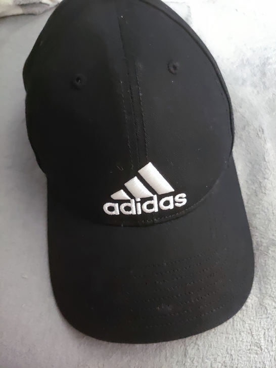 adidas帽子