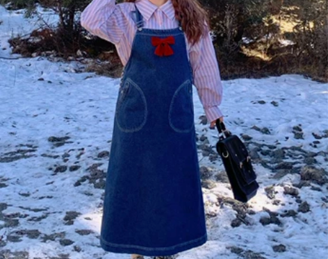 【童年录影带】显瘦牛仔背带连衣裙大码直筒长...