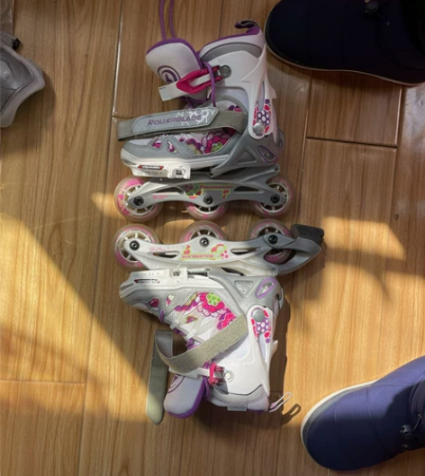 可调节单排滑轮，可以调节大小，用的不多，学...