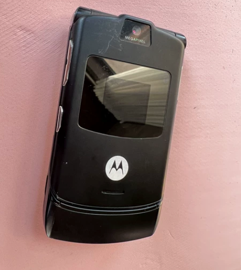 摩托罗拉V 3 感兴趣的话点“我想要”和我...