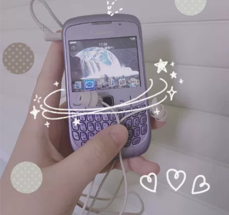 出黑莓8520 有两块电池 功能正常可插卡...