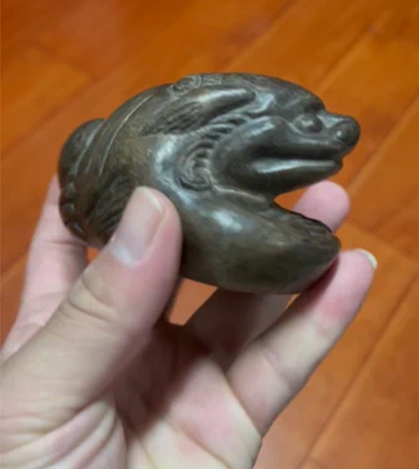 老黄石案头镇纸石直接拍 感兴趣的话点“我想...